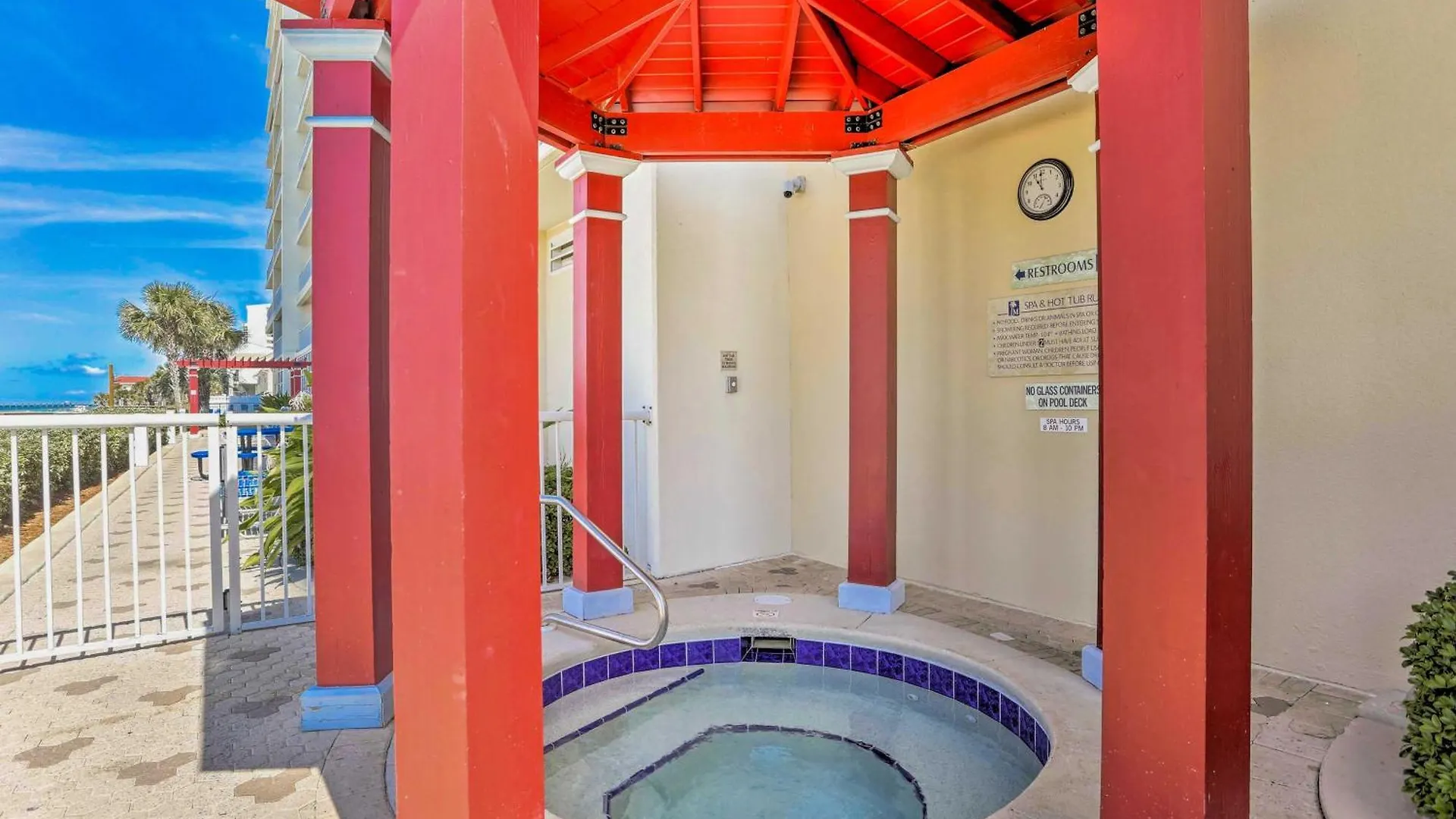 Beachfront Panama City Beach Condo With Outdoor Pool Lägenhet